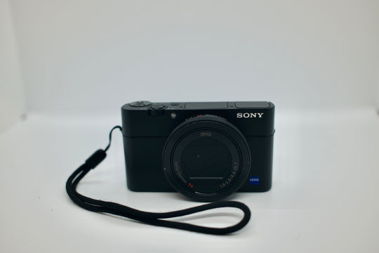 Sony Cyber-Shot DSC-RX100 V 20.1 MP Digital Still Camera with 3" OLED, flip Screen, WiFi, and 1” Sensor DSCRX100M5/B