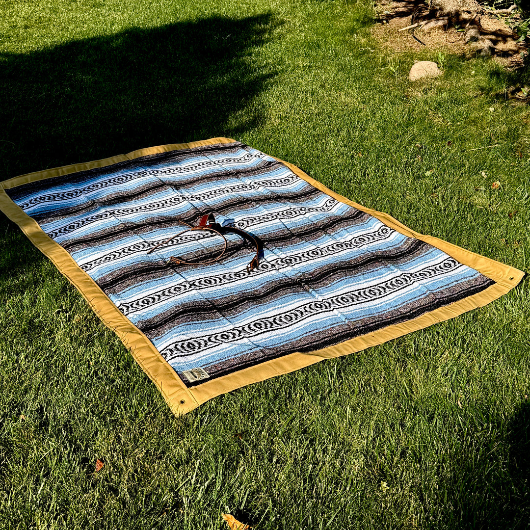 Medium Waxed Canvas Cowboy Bedroll Sewn-in Mexican Falsa Blanket Lining